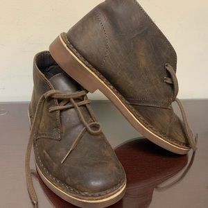 CLARKS brown leather chukka boots 🥾 size 7